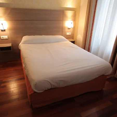 Hotel Grand Du Loiret Parigi